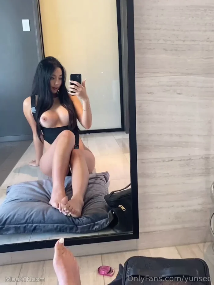 yunseo: 못봤던 자위 영상 1개 (20 photos + 1 video)