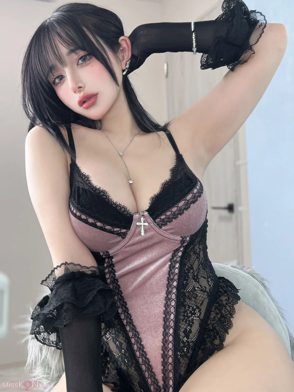 Coser@HaL(ハル): 粉色内衣 (13 photos)