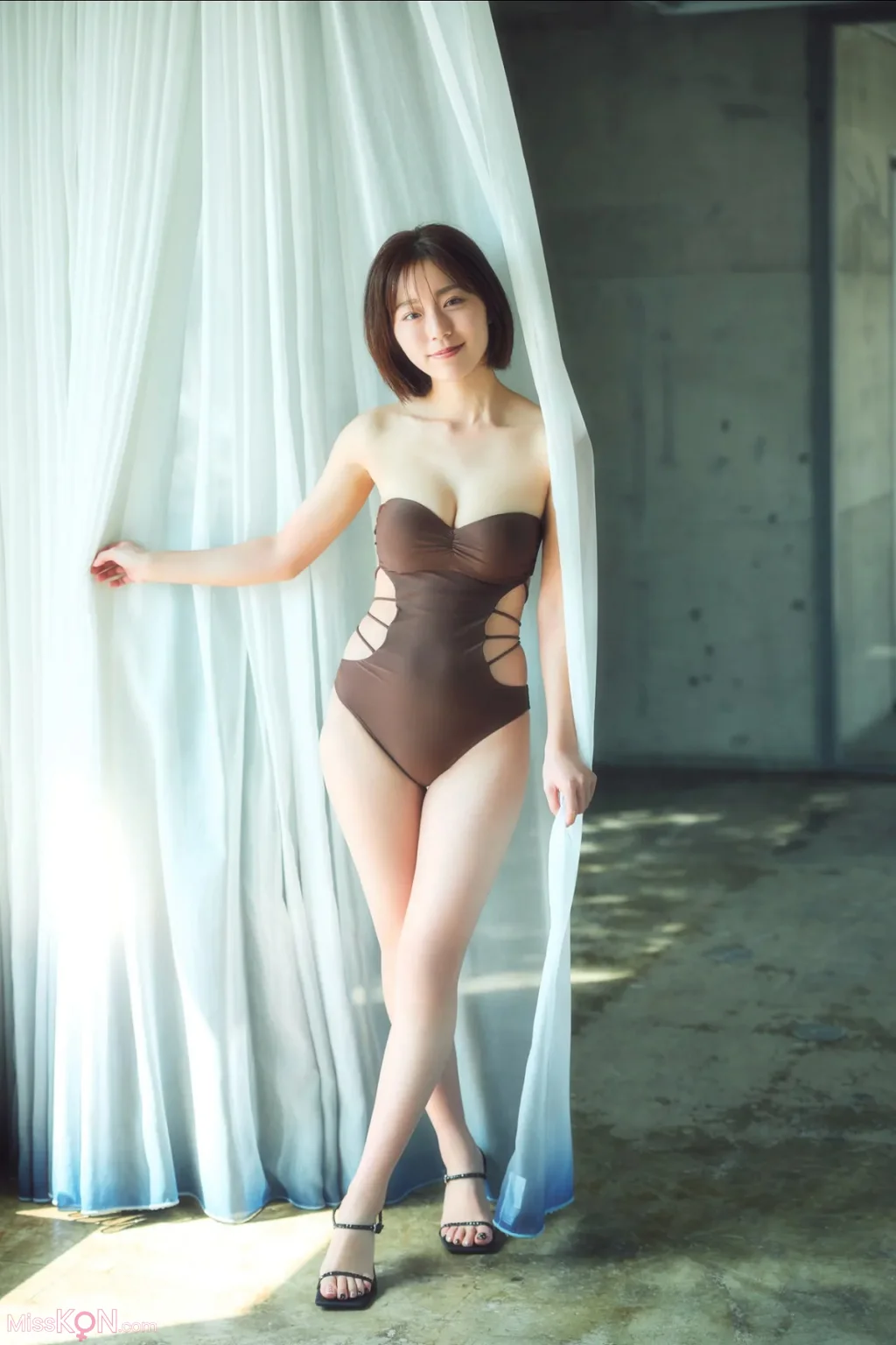 [JP] Miki Ide (井手美希): [Friday Digital Photobook] Graduation 卒業 Vol.2 (88 photos)