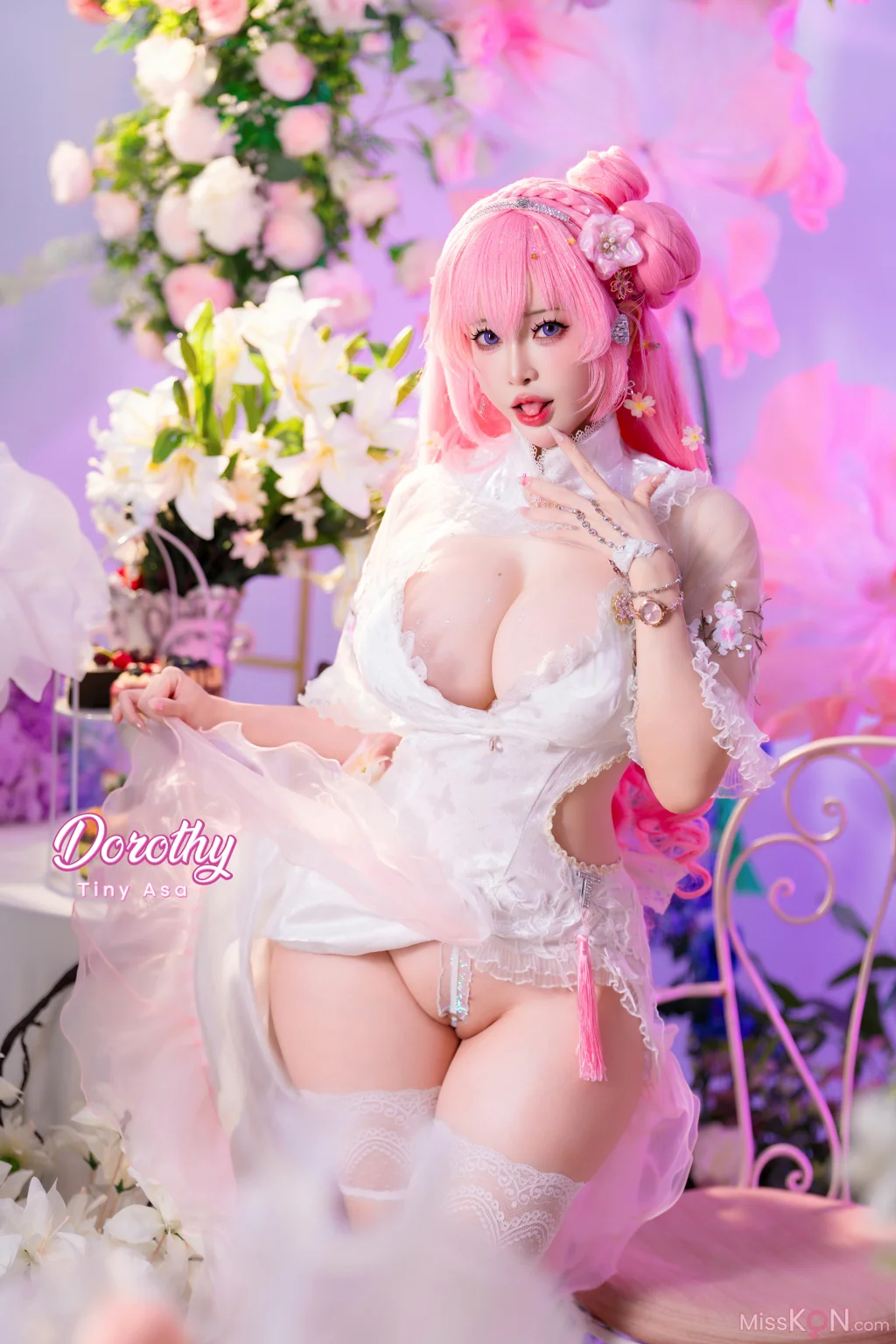 Coser@Tiny Asa: アサ Dorothy  NIKKE (82 photos + 2 videos)