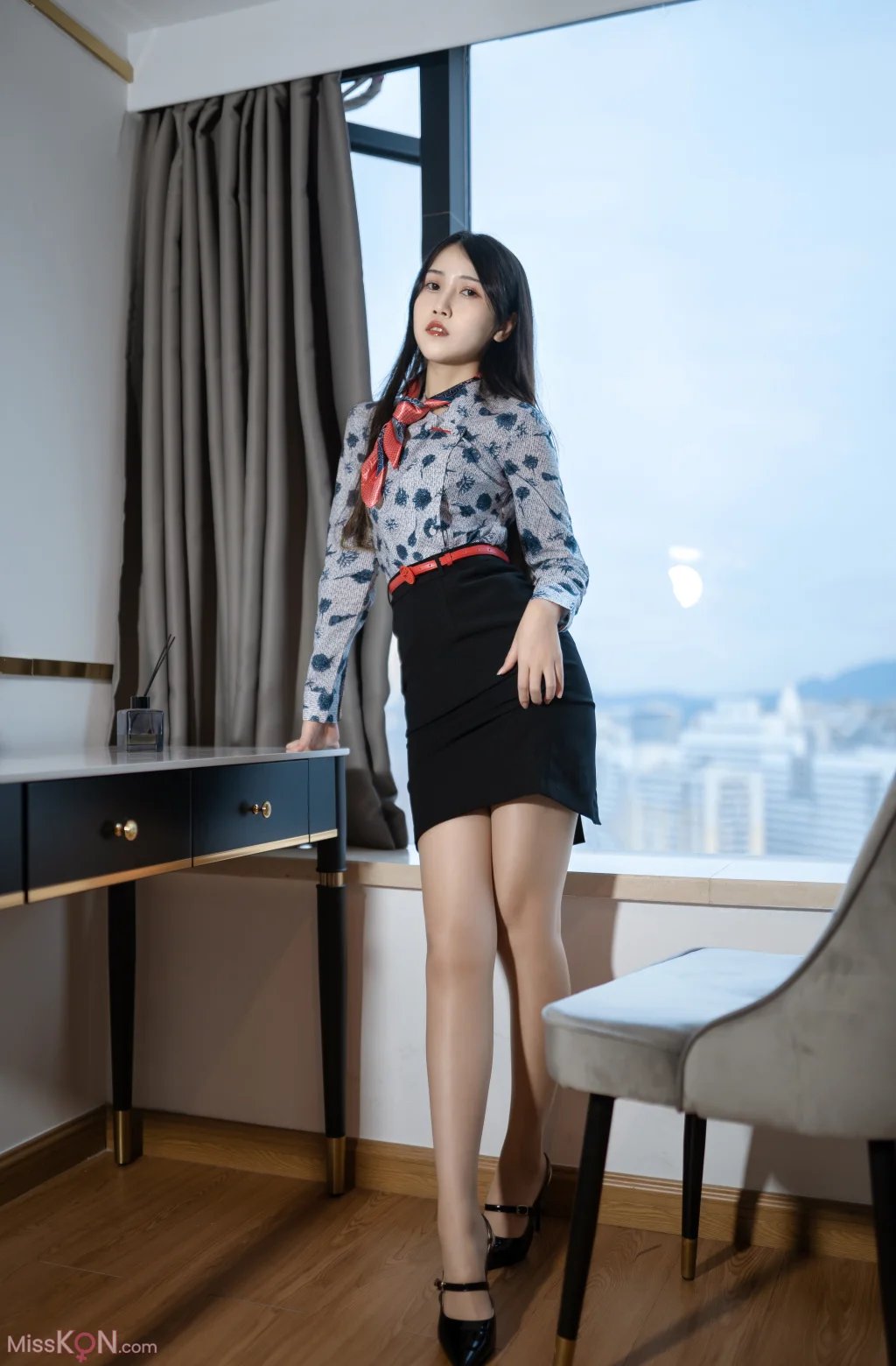 Coser@不呆猫: 东航空姐制服 (66 photos + 1 video)