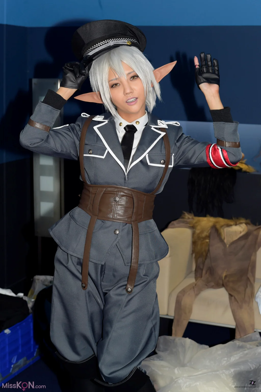 [JP] Rei Mizuna (みづなれい) & Claire Hasumi: [ZIZG-013TC] Elf Female Officer Trapped in a Trap 虜囚市場 -罠に嵌められたエルフの女将校- みづなれい デジタル写真集 (56 photos)