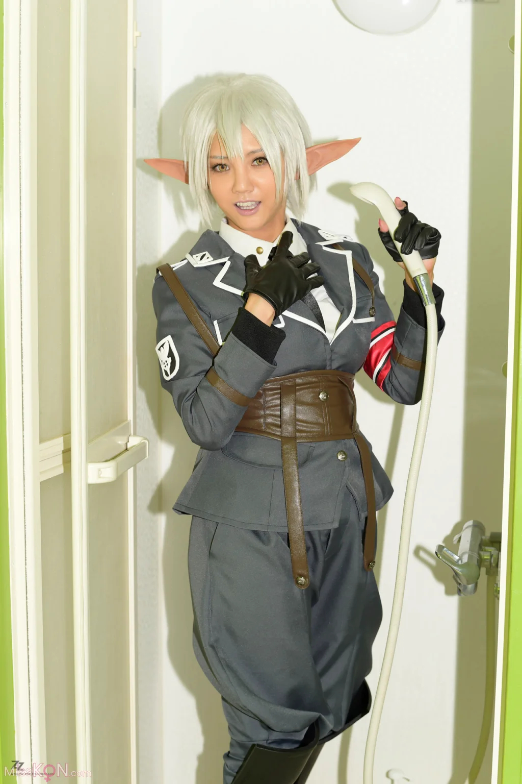 [JP] Rei Mizuna (みづなれい) & Claire Hasumi: [ZIZG-013TC] Elf Female Officer Trapped in a Trap 虜囚市場 -罠に嵌められたエルフの女将校- みづなれい デジタル写真集 (56 photos) – Page 2