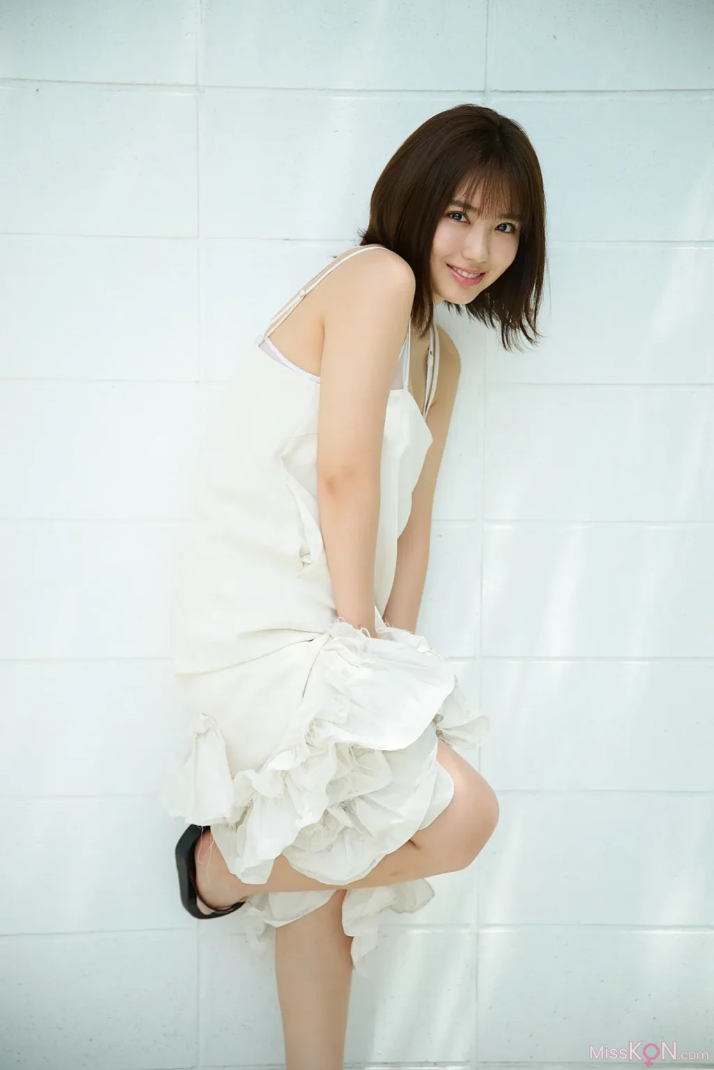 [JP] Sawaguchi Aika (沢口愛華): [Friday Digital Photobook] Love, In Full Bloom 愛、咲き誇る (complete) (90 photos) – Page 2
