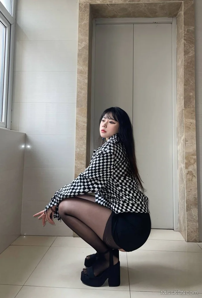 Oliviaxx: 微密圈健身丰满肥臀女神 微密圈 合集 (1314 photos + 41 videos)