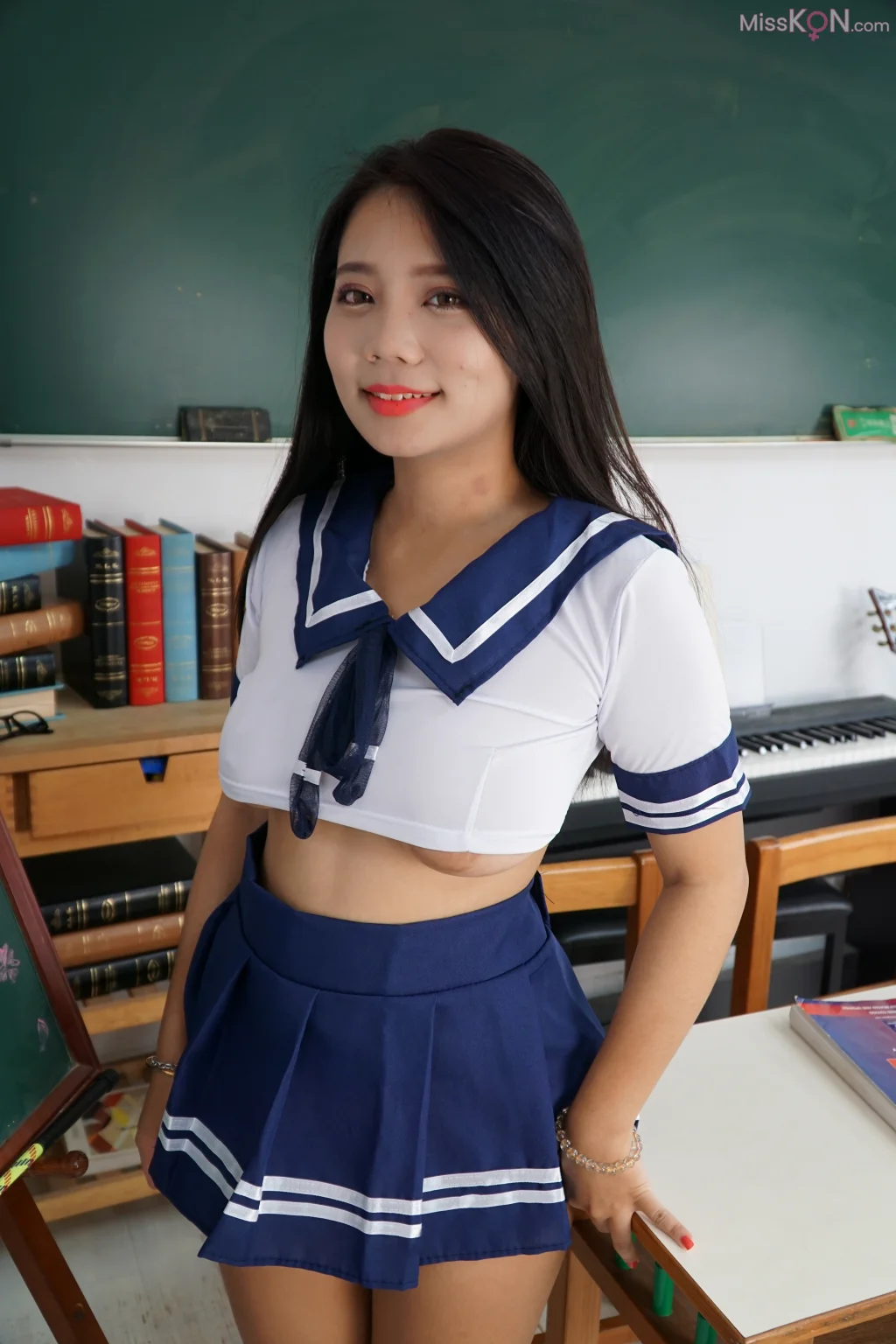 [Private Photoshoot] 熙熙: 丰满御姐 JK全尺度私拍 (180 photos)
