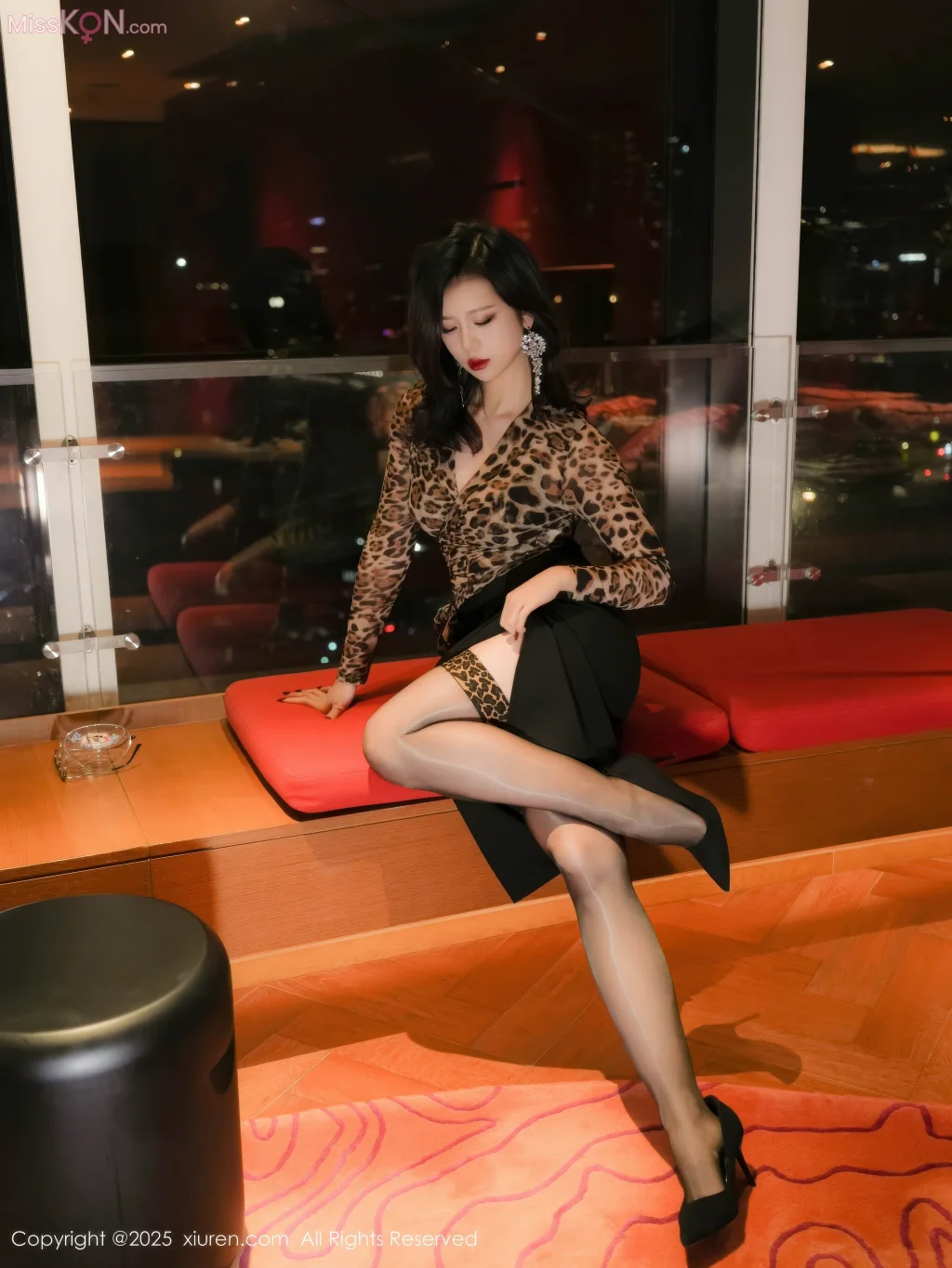 XIUREN No.10901: 玫瑰我爱你 (64 photos)