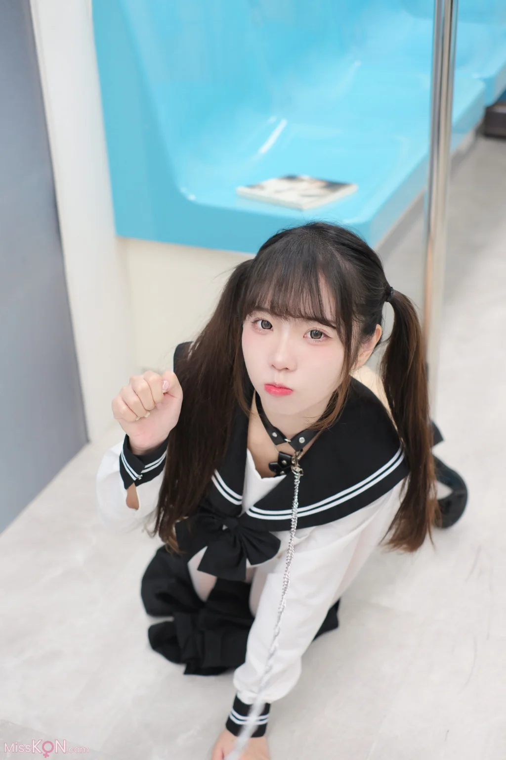 Coser@可可小白兔: 電車上の女高中生 (70 photos) – Page 2