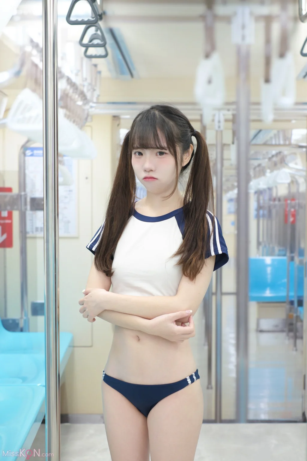 Coser@可可小白兔: 電車上の女高中生 (70 photos) – Page 3