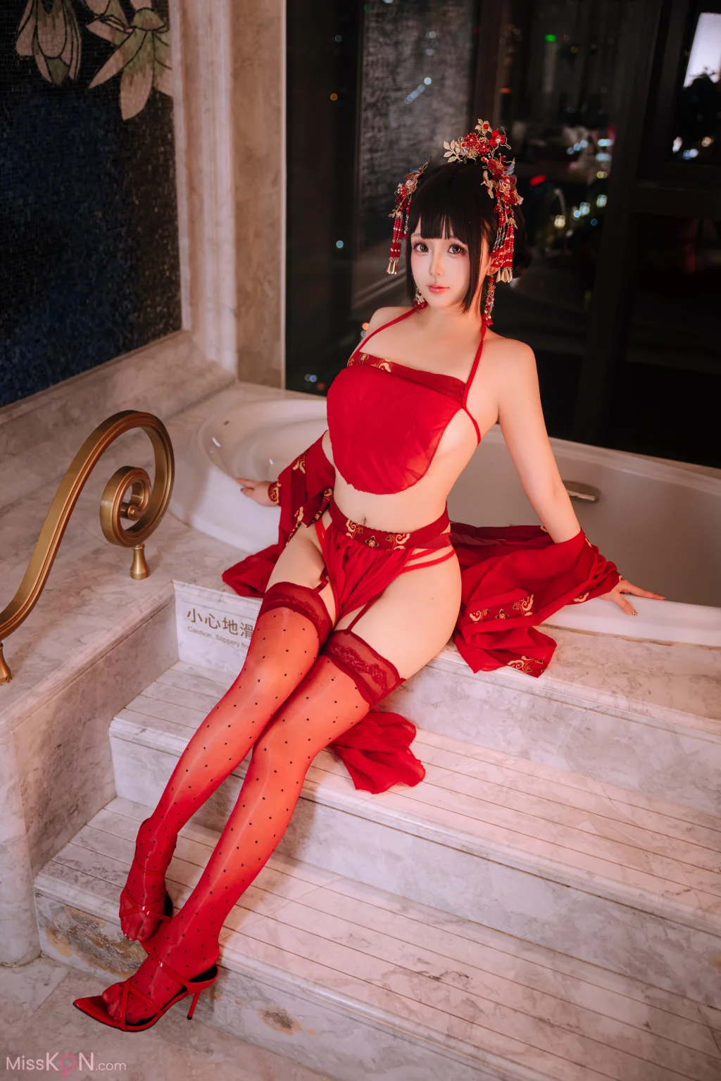 Coser@日奈娇: 洞房花烛 (190 photos + 5 videos)