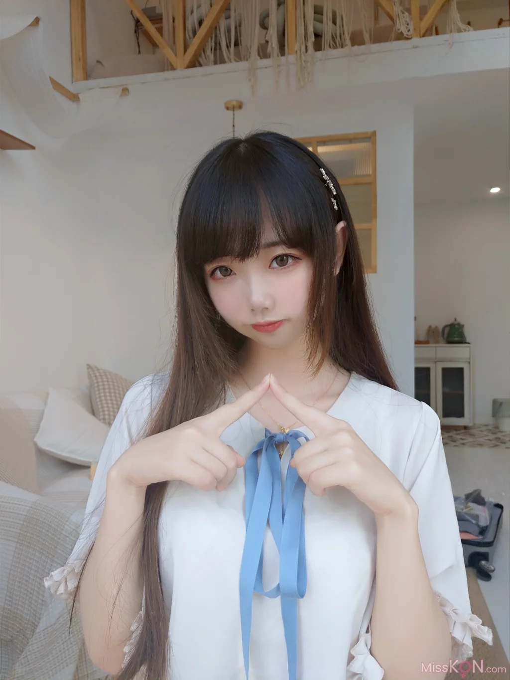 Coser@雪琪SAMA: 裸足 (50 photos + 4 videos)