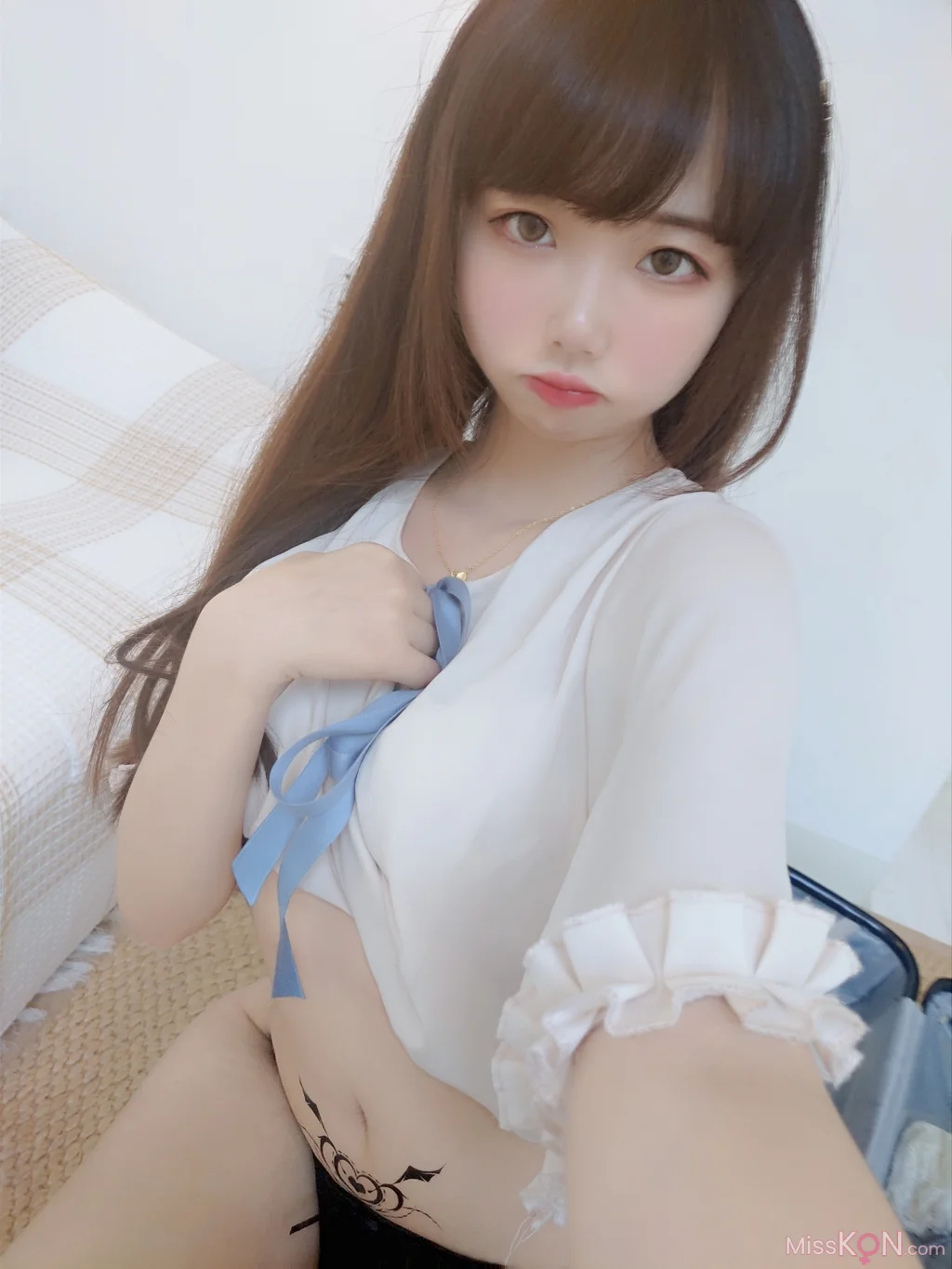 Coser@雪琪SAMA: 裸足 (50 photos + 4 videos)