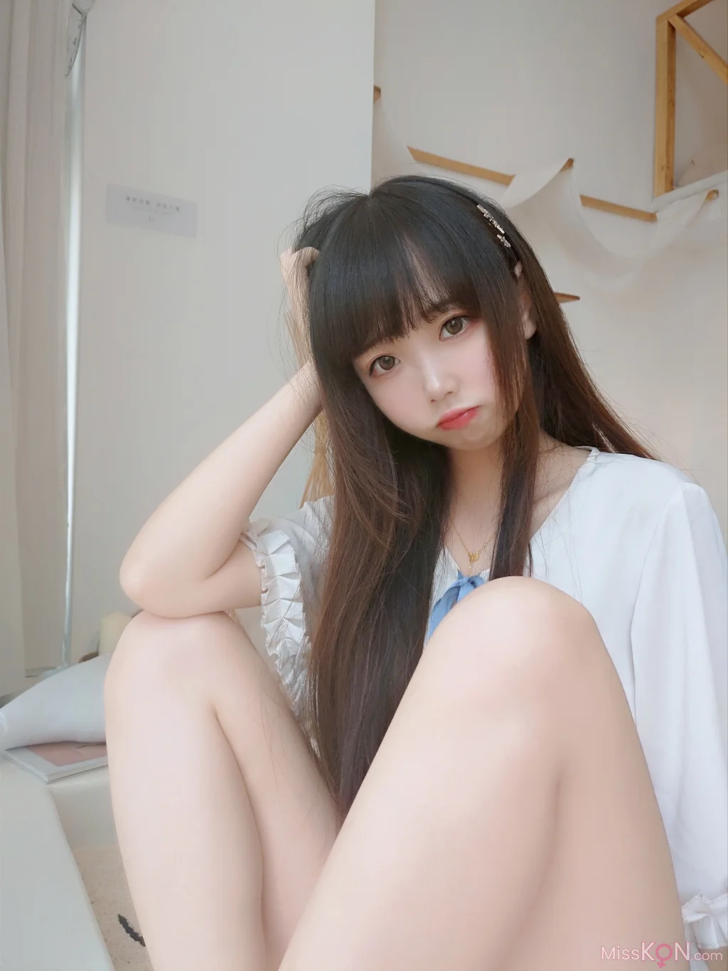 Coser@雪琪SAMA: 裸足 (50 photos + 4 videos)