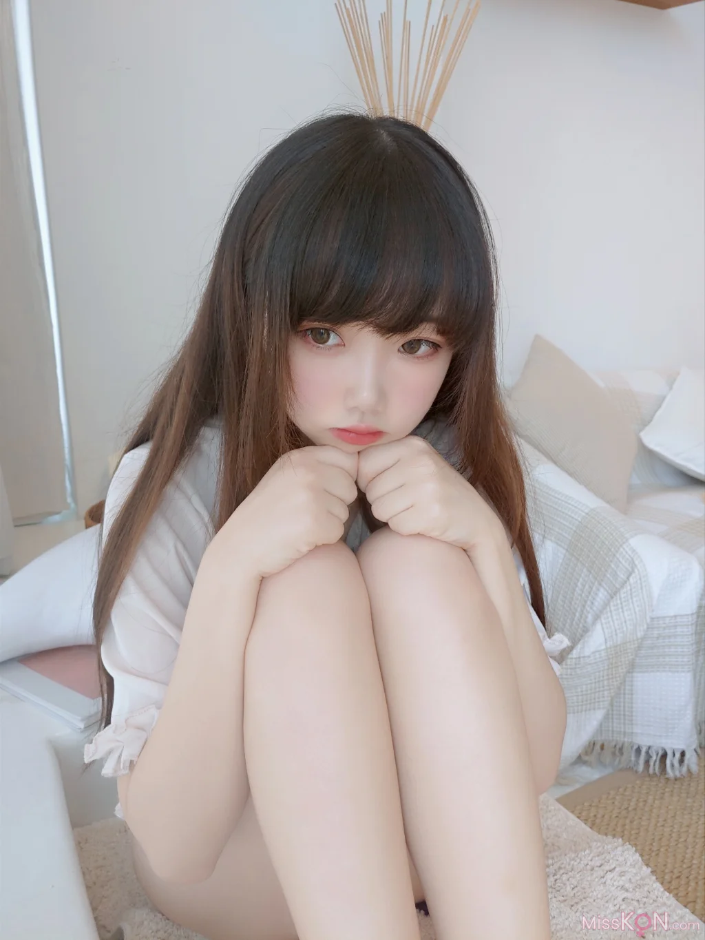 Coser@雪琪SAMA: 裸足 (50 photos + 4 videos)