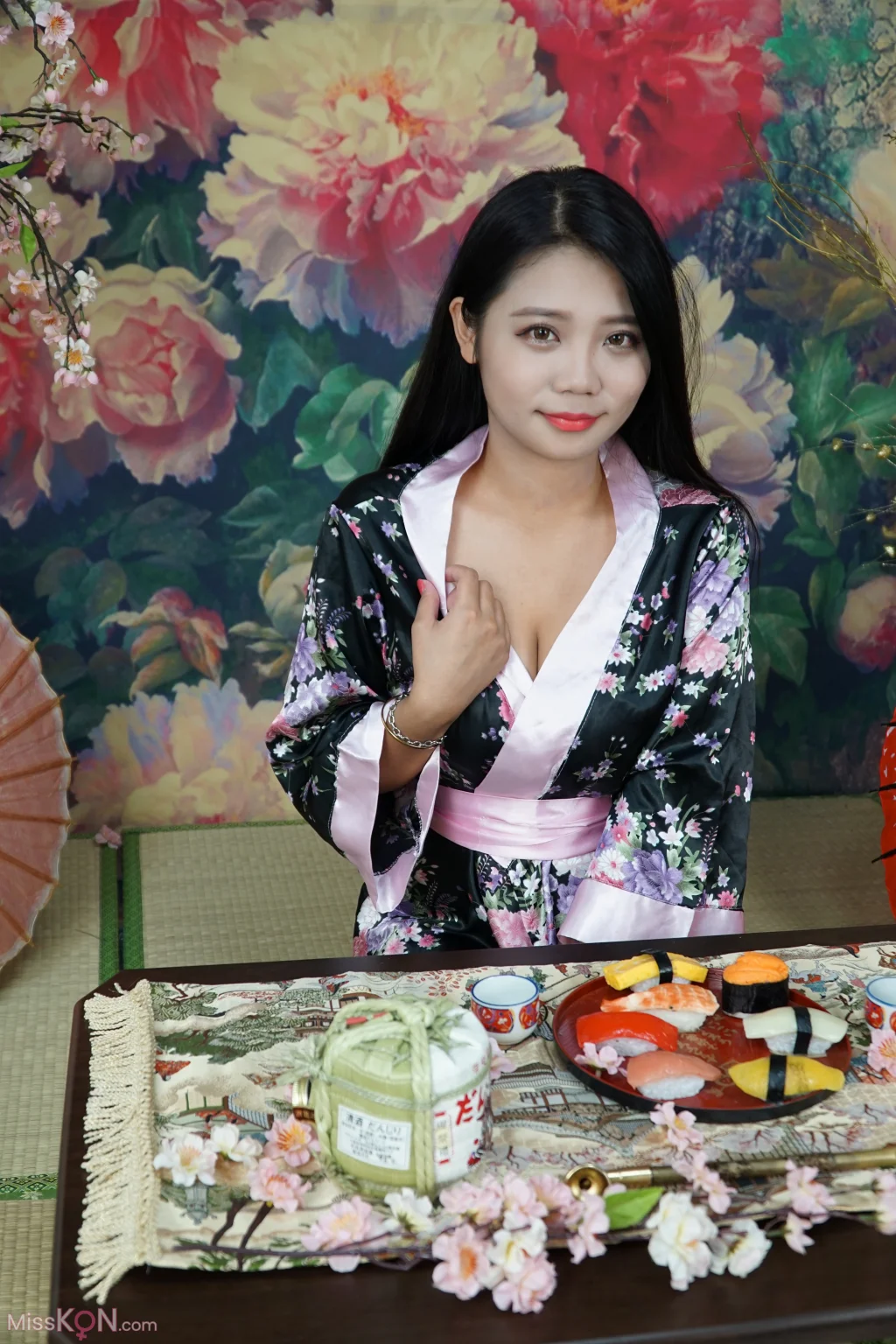 [Private Photoshoot] 熙熙: 丰满御姐 和风全尺度私拍 (173 photos)