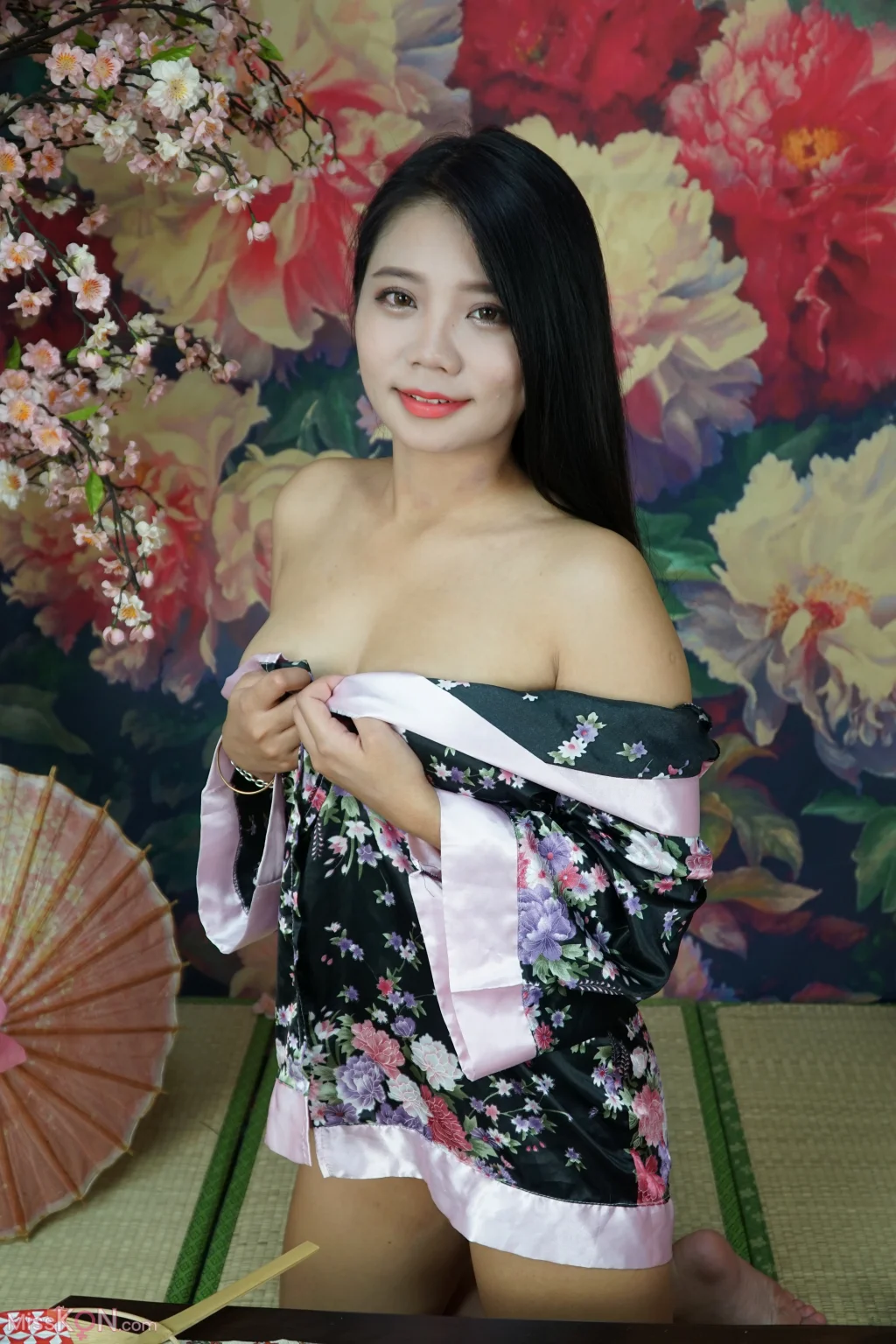 [Private Photoshoot] 熙熙: 丰满御姐 和风全尺度私拍 (173 photos)