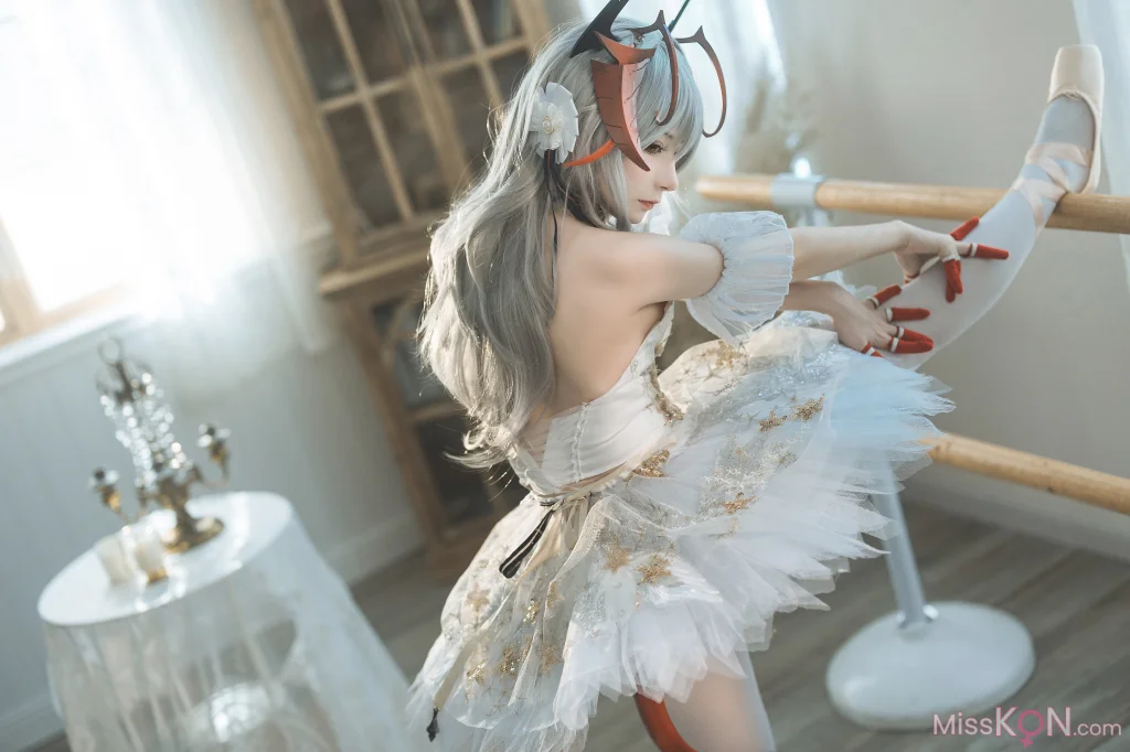 Coser@是三不是世w: 明日方舟 W 芭蕾 (27 photos)