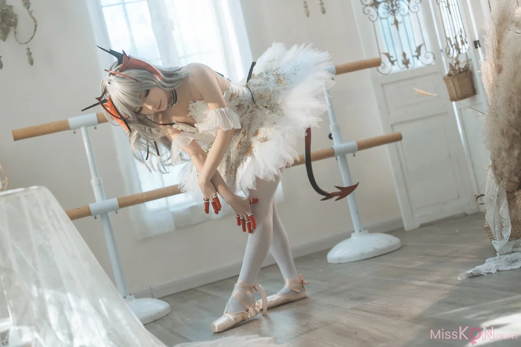 Coser@是三不是世w: 明日方舟 W 芭蕾 (27 photos)