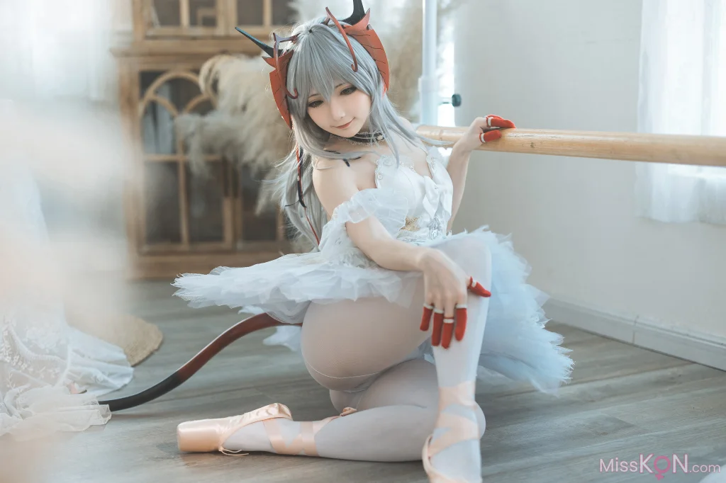 Coser@是三不是世w: 明日方舟 W 芭蕾 (27 photos)