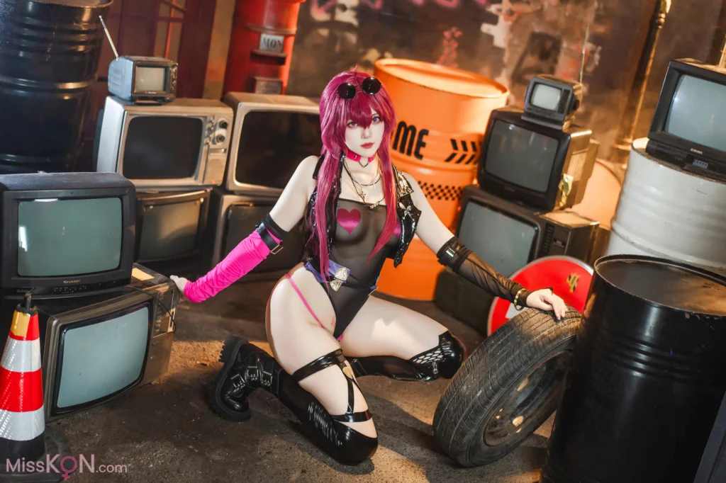 Coser@Natsuko夏夏子: 崩坏·星穹铁道 卡芙卡 朋克同人 (60 photos)