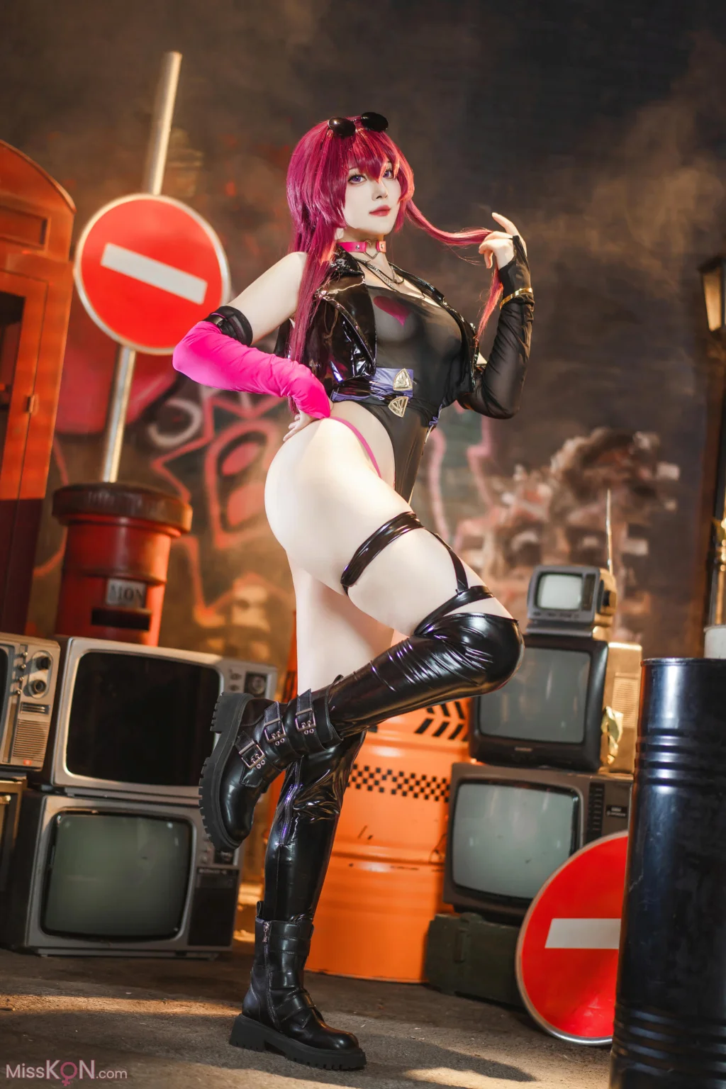 Coser@Natsuko夏夏子: 崩坏·星穹铁道 卡芙卡 朋克同人 (60 photos) – Page 2