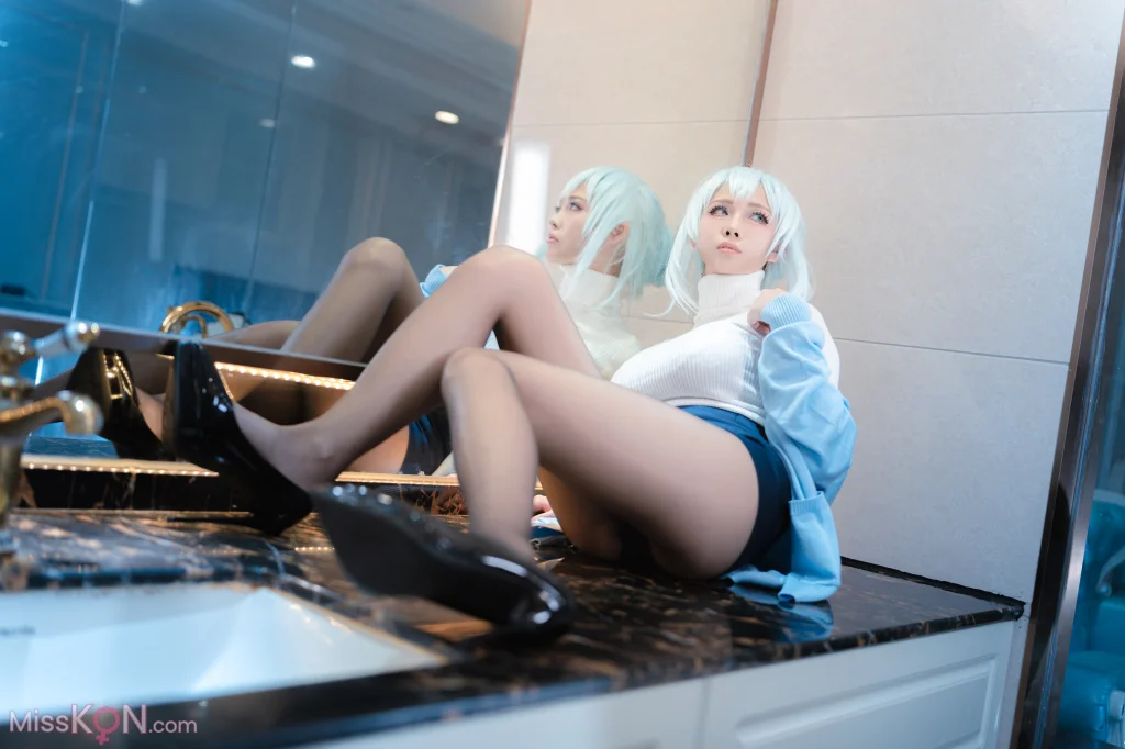 Coser@上杉绘梨落: 雪女 (48 photos)
