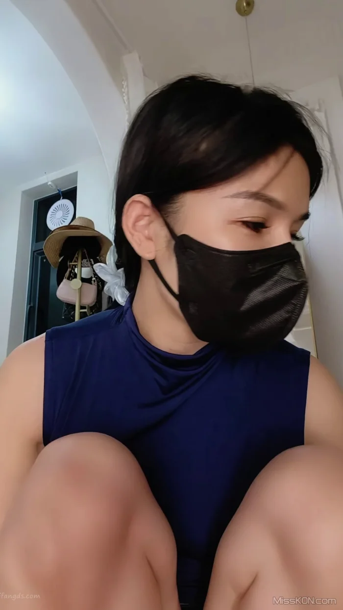 G舞小乖: 丝袜高跟热舞女神 私拍热舞合集 (56 photos + 17 videos)