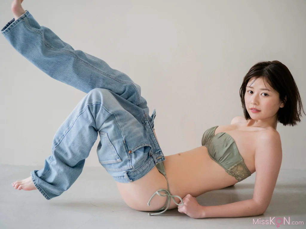 [JP] Yuzuha Saeki (冴木柚葉): FRIDAYデジタル写真集 気になるあの子 (84 photos) – Page 2