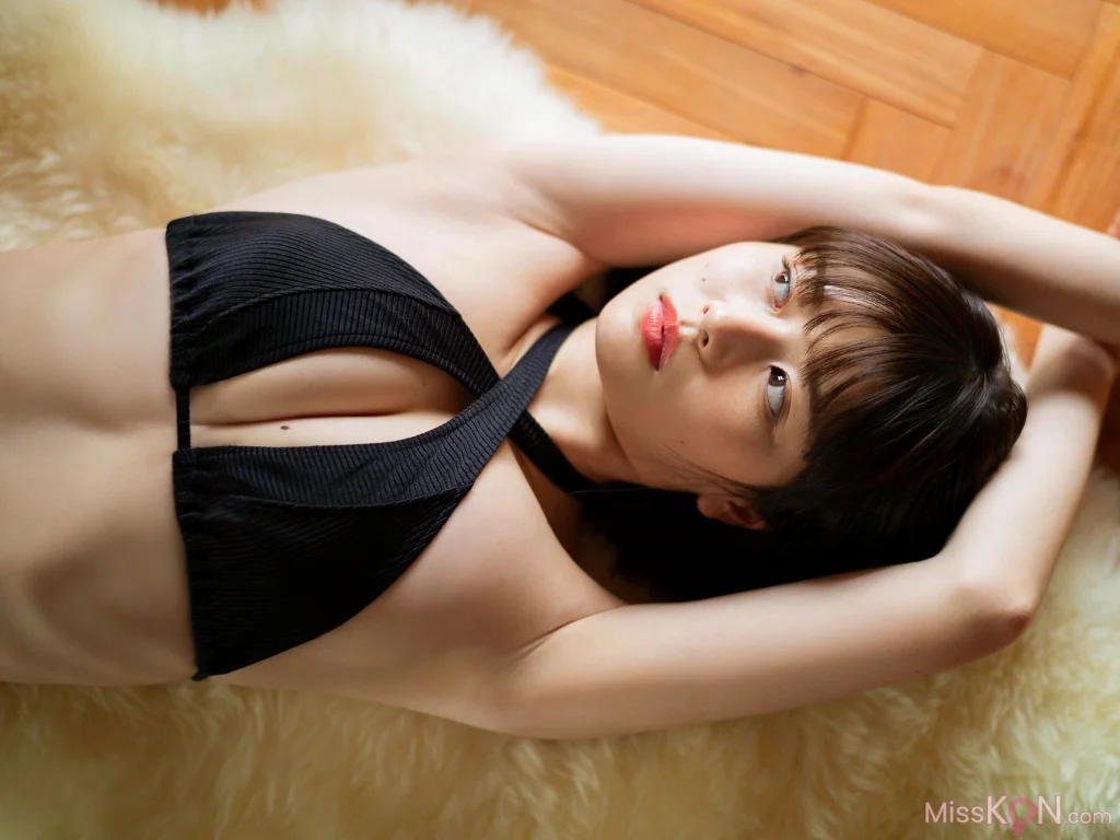 [JP] Yuzuha Saeki (冴木柚葉): FRIDAYデジタル写真集 気になるあの子 (84 photos) – Page 4