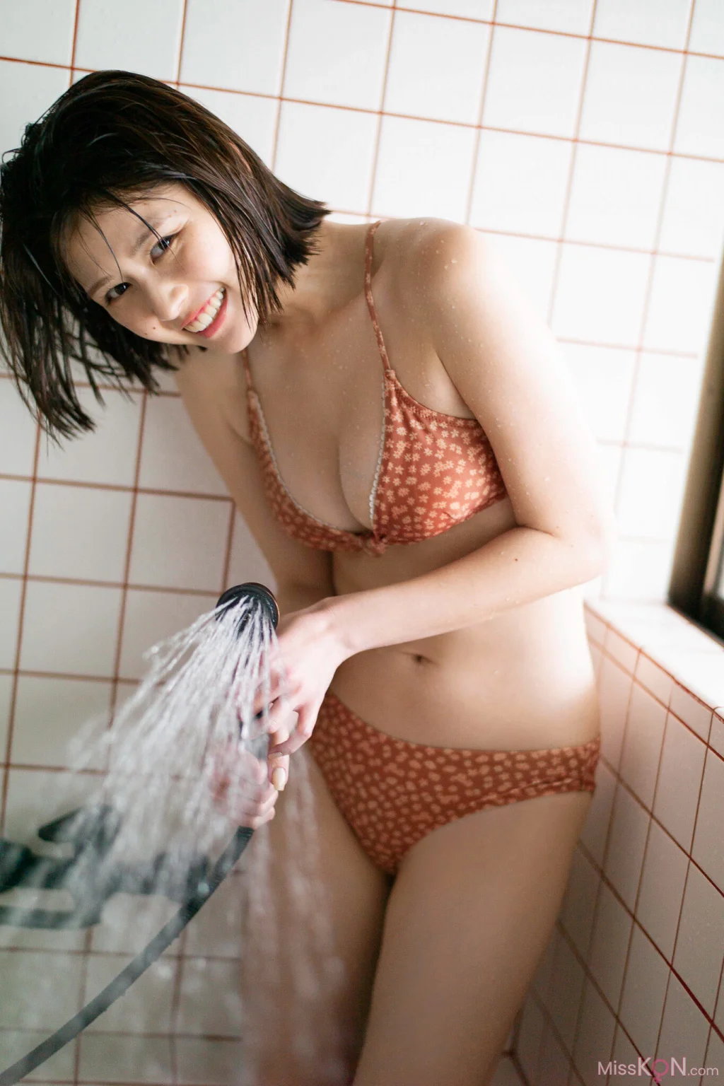 [JP] Yuzuha Saeki (冴木柚葉): FRIDAYデジタル写真集 気になるあの子 (84 photos) – Page 4