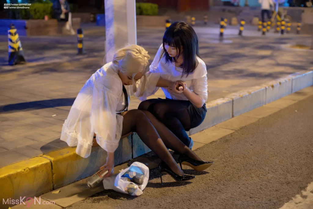 Coser@皮皮奶可可爱了啦 & 穆零Mu0: 百合OL (51 photos)