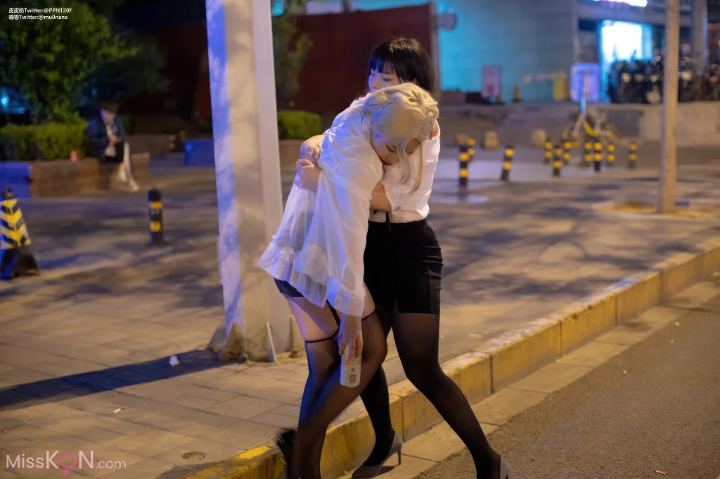 Coser@皮皮奶可可爱了啦 & 穆零Mu0: 百合OL (51 photos)