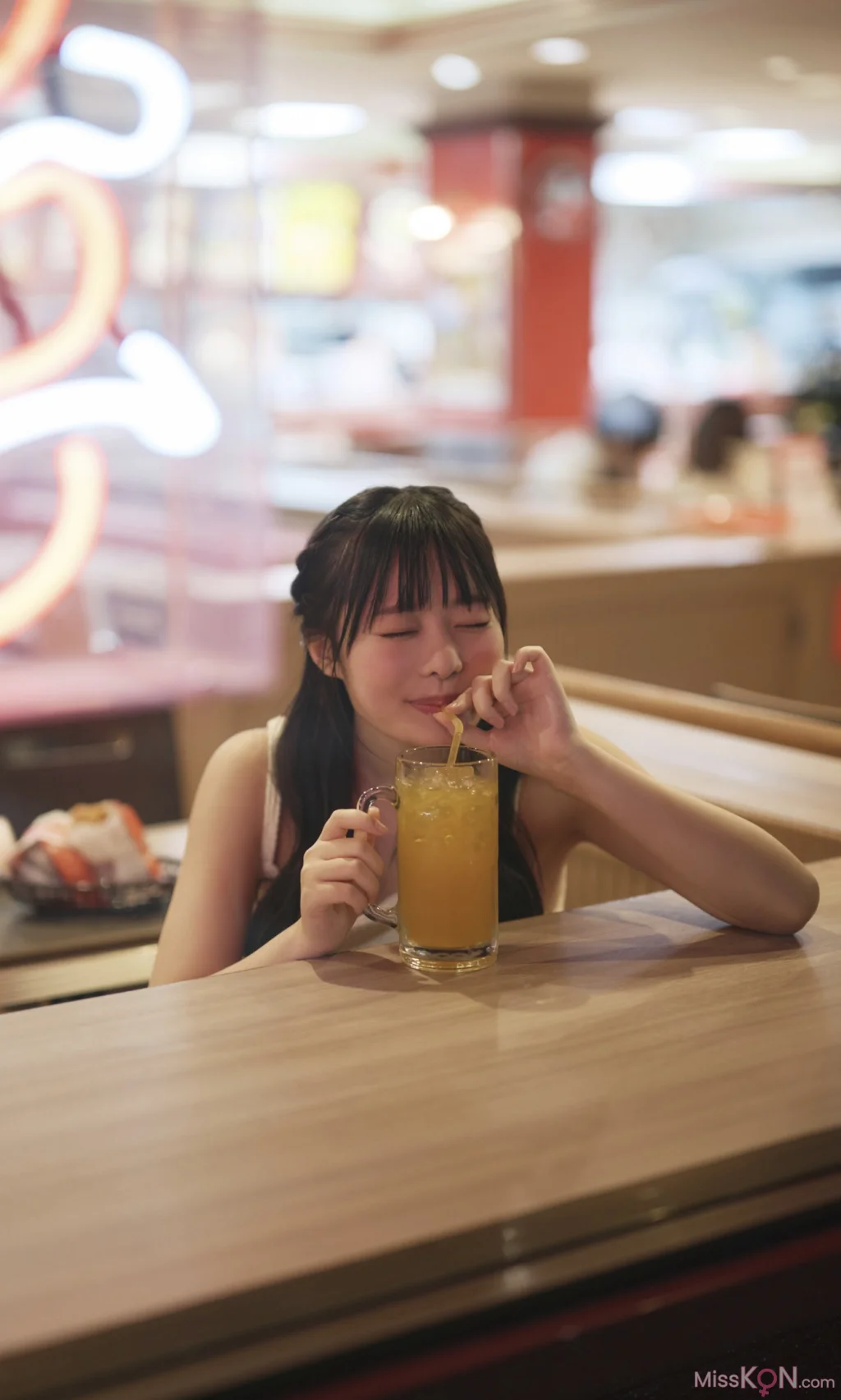 [JP] Momoha Takatsuru (高鶴桃羽):『週プレ プラス！』アザーカット集「ずっとみててね～prologue～」 週プレ PHOTO BOOK (38 photos) – Page 2