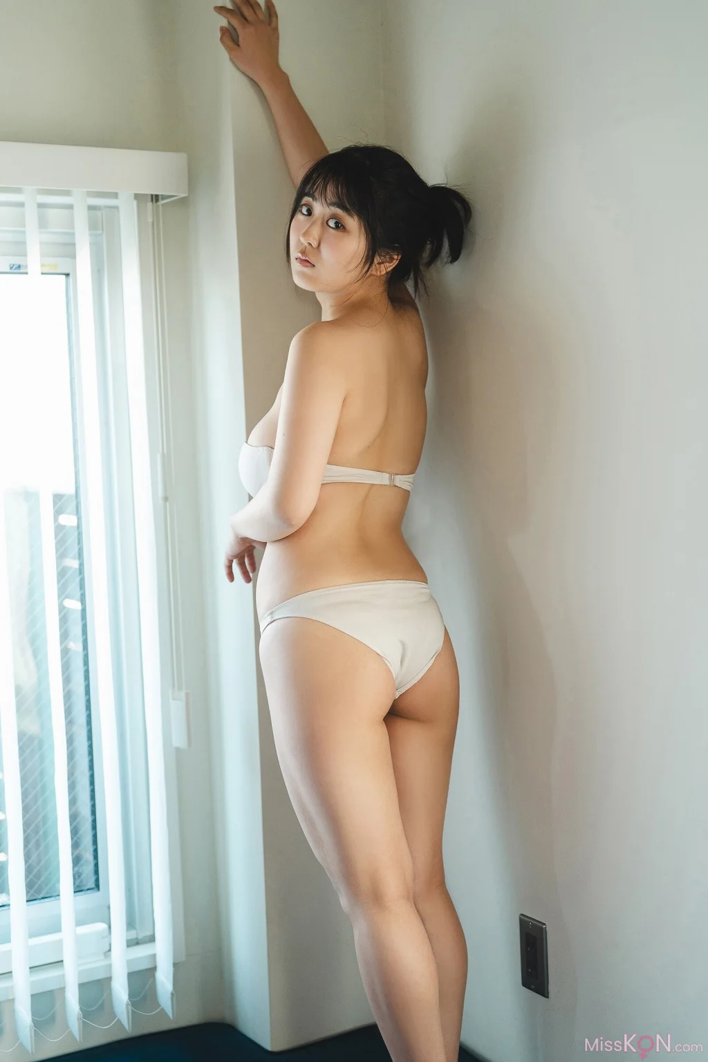 [JP] 福井梨莉華: 漫画アクションデジタル写真集 「まんまる。」 (58 photos) – Page 3