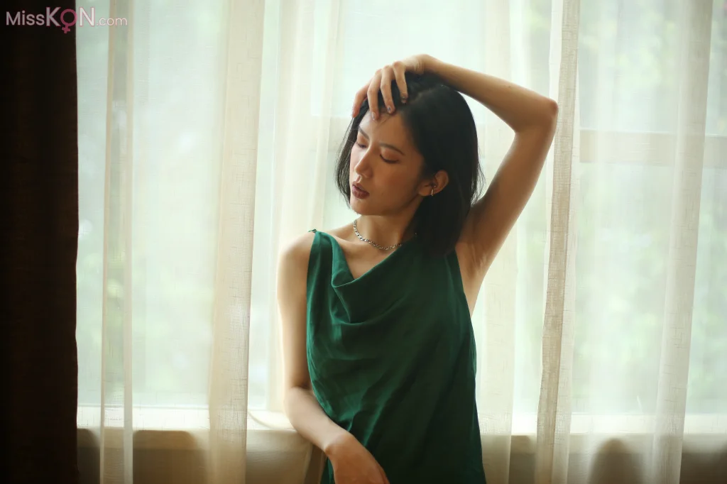 [Private Photoshoot] 凉子: 高冷御姐冰美人 白丝美腿 全尺度私拍 (444 photos + 4 videos) – Page 2