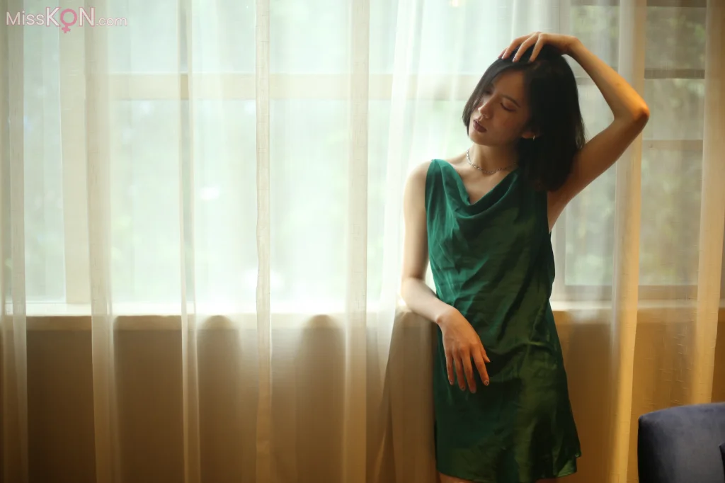 [Private Photoshoot] 凉子: 高冷御姐冰美人 白丝美腿 全尺度私拍 (444 photos + 4 videos) – Page 2