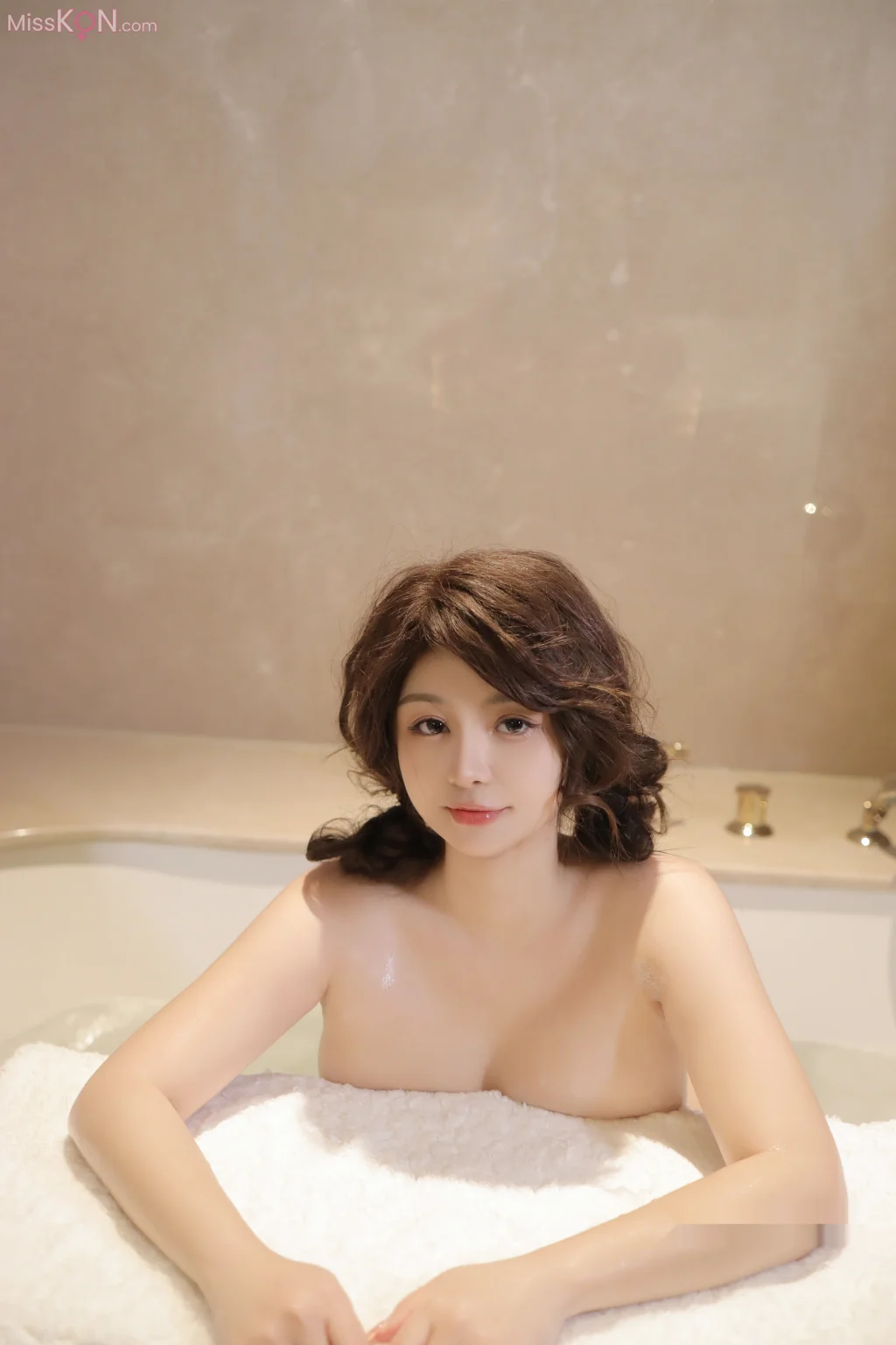 [XR Uncensored] 沈思怡: 大尺度温泉篇 (72 photos)