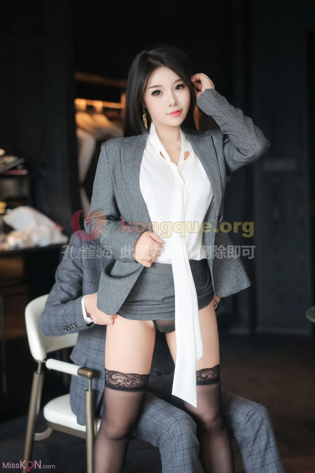 [XR Uncensored] 麦田: R18 秀人网模特 OL职业装 (90 photos)