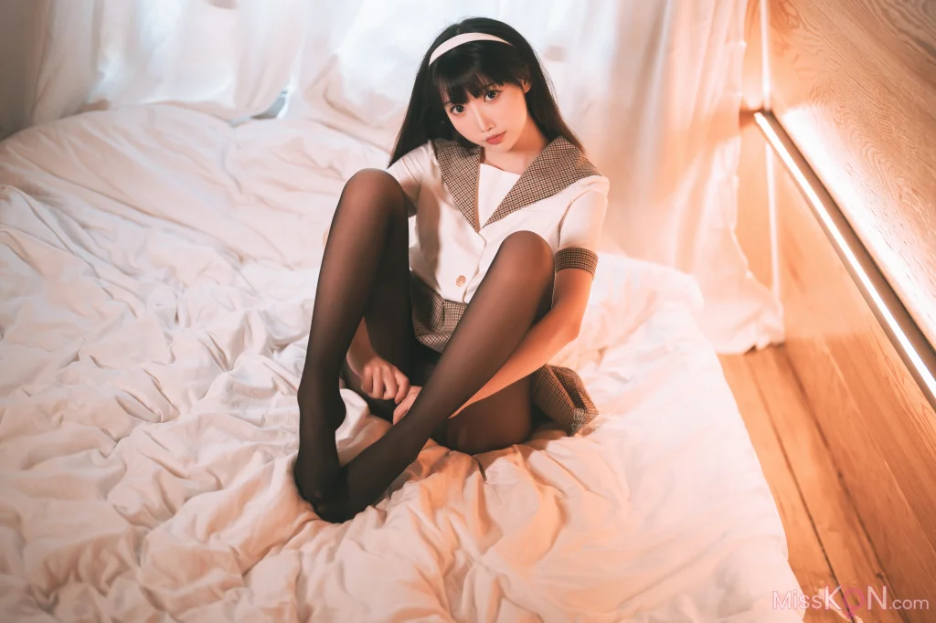 Coser@面饼仙儿: 黑丝露营JK (39 photos) – Page 2