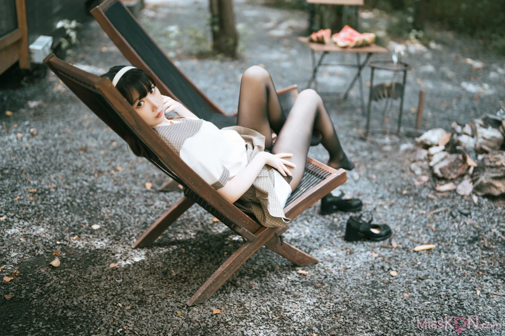 Coser@面饼仙儿: 黑丝露营JK (39 photos) – Page 2