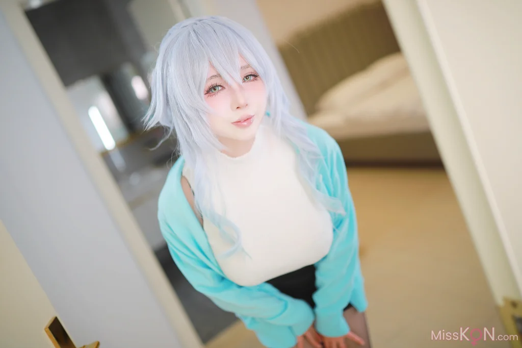 Coser@上杉绘梨落: 深冬雪乃 (54 photos)