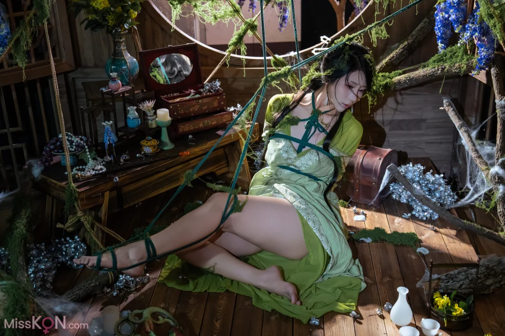 Coser@云溪溪 (Yunx1x1) & 奶桃桃: 苔缚 (93 photos + 1 video)