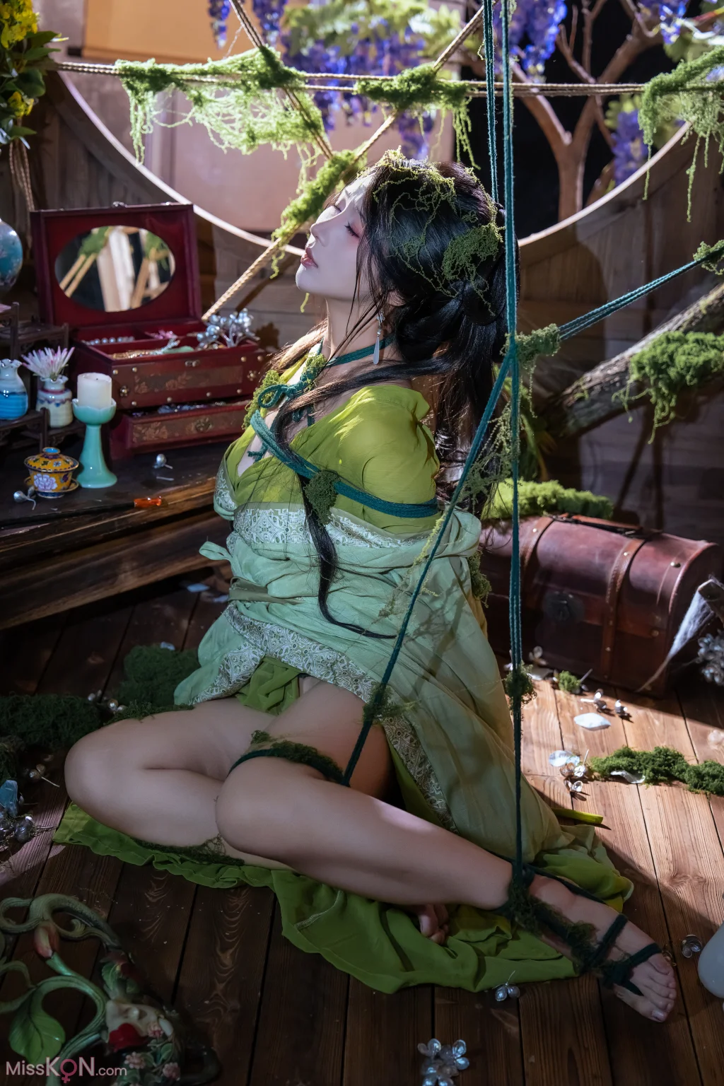 Coser@云溪溪 (Yunx1x1) & 奶桃桃: 苔缚 (93 photos + 1 video)