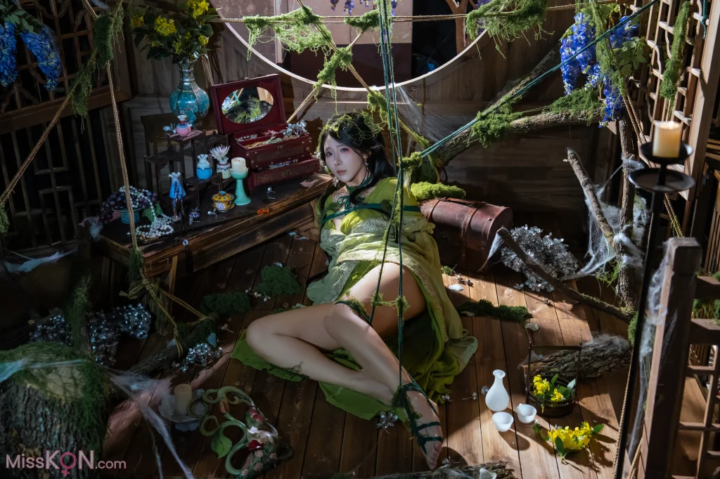 Coser@云溪溪 (Yunx1x1) & 奶桃桃: 苔缚 (93 photos + 1 video)