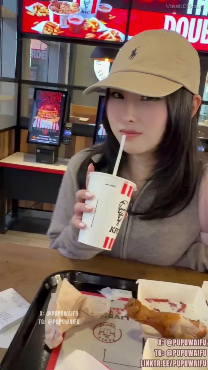 Aheyanlz(噗噗): 11-12月VIP群最新 剧情公共洗手间+剧情更衣室 (26 photos + 2 videos) – Page 2