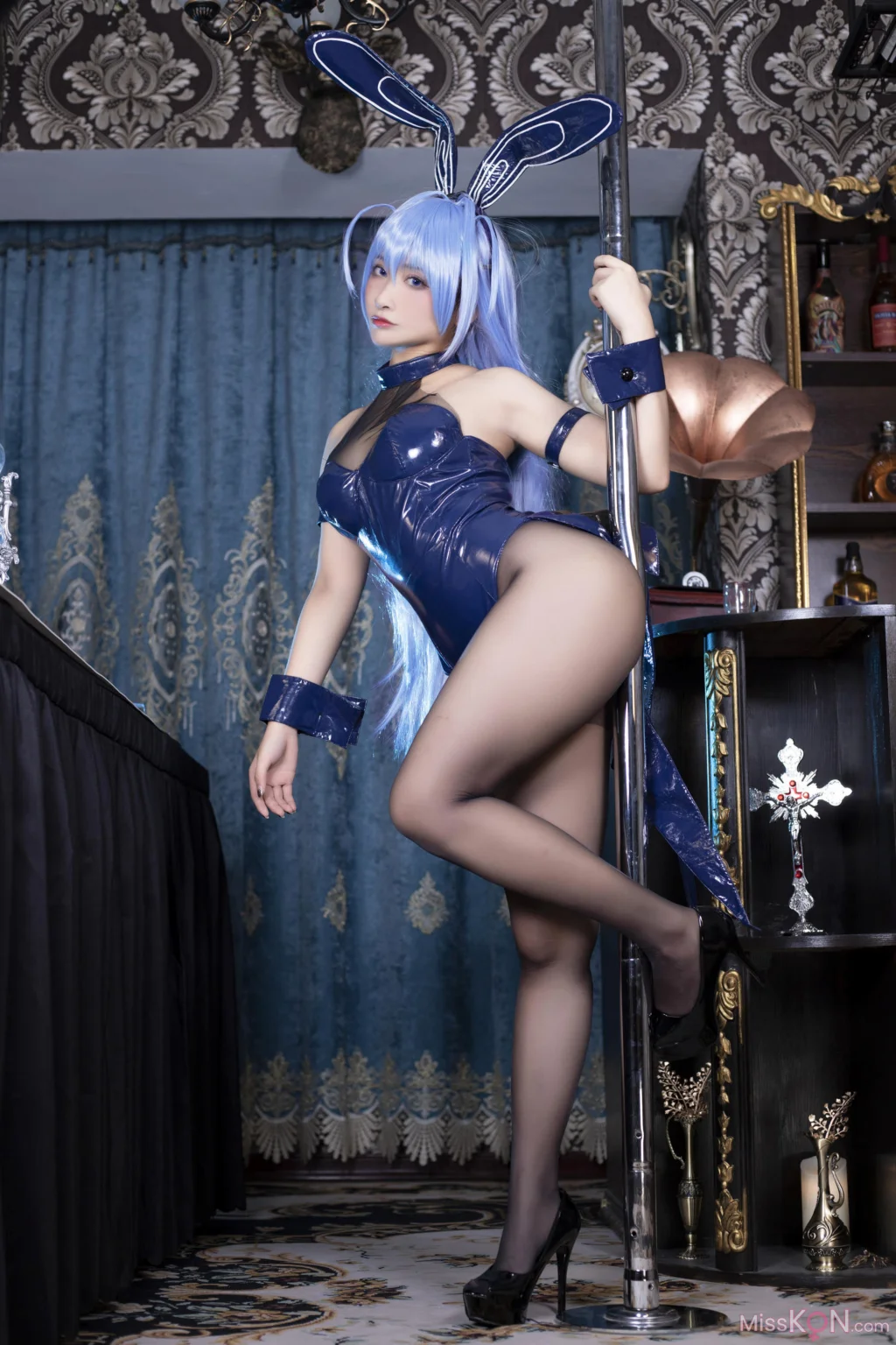 Coser@洛璃LoLiSAMA: 花园兔女郎 (52 photos)
