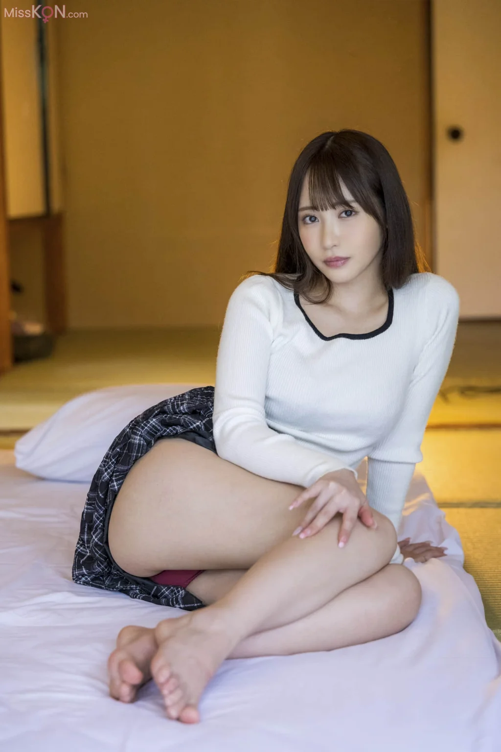 [JP] Ono Rikka (小野六花): 写真集「あったまろ」 (101 photos) – Page 4
