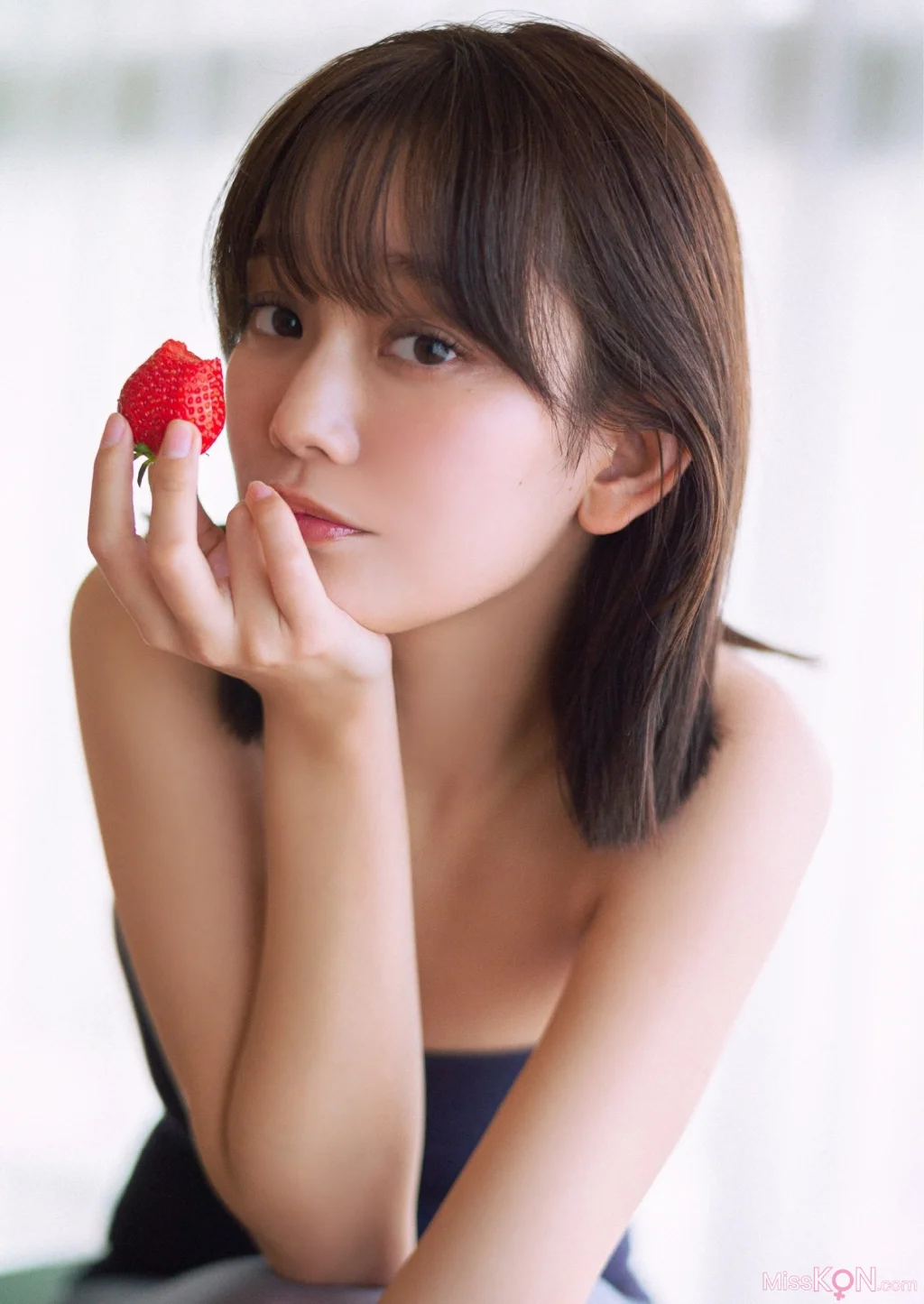 [JP] 青戸しの:【デジタル限定 YJ PHOTO BOOK】写真集「つかまえて」 (53 photos)