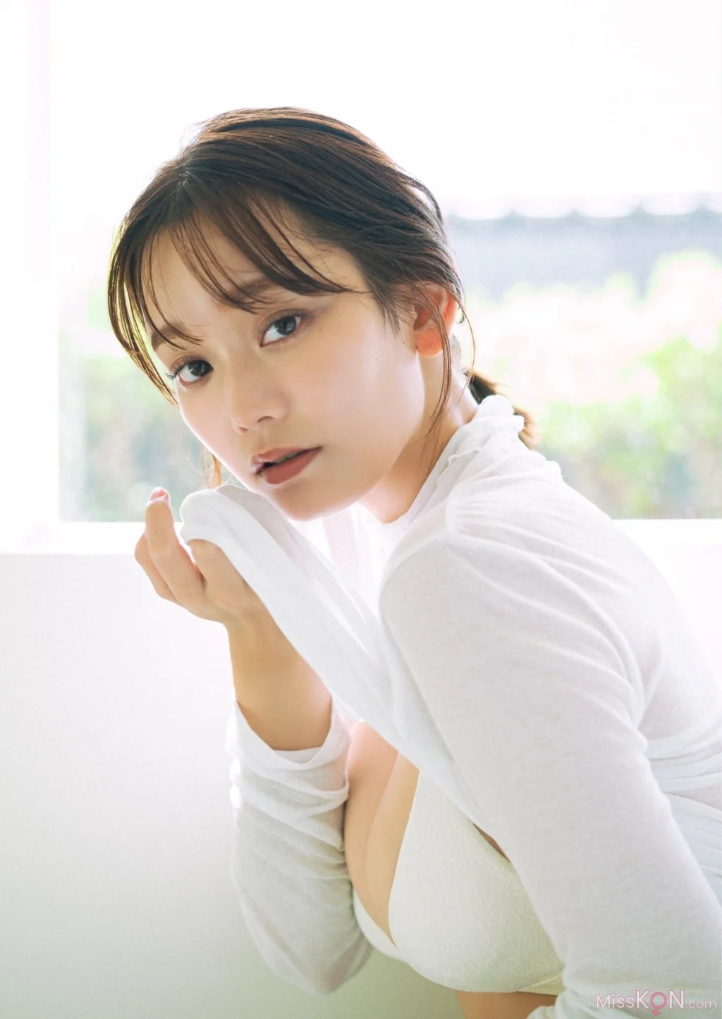 [JP] 青戸しの:【デジタル限定 YJ PHOTO BOOK】写真集「つかまえて」 (53 photos) – Page 2