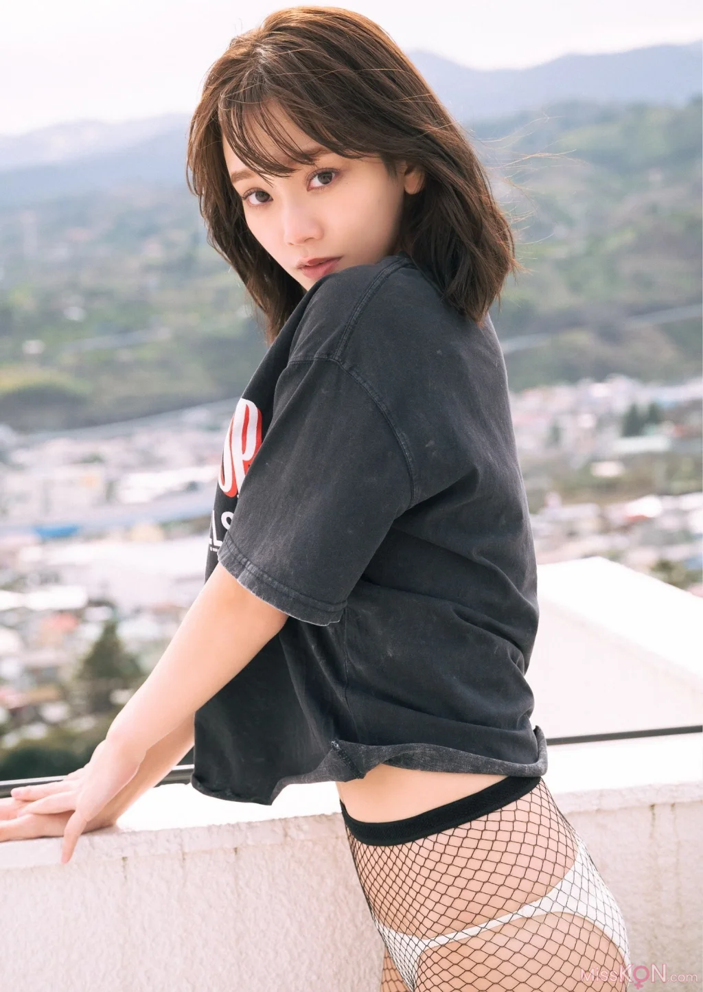 [JP] 青戸しの:【デジタル限定 YJ PHOTO BOOK】写真集「つかまえて」 (53 photos) – Page 3